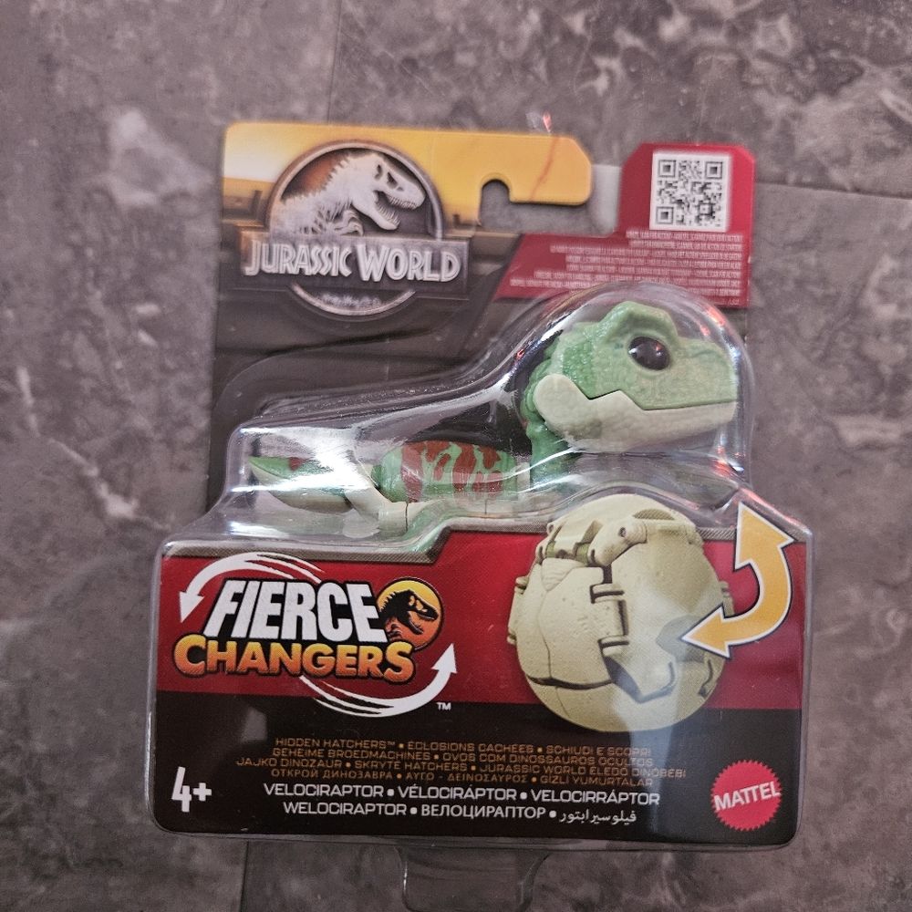 2 FOR $35 Jurassic World Fierce Changers Velociraptor